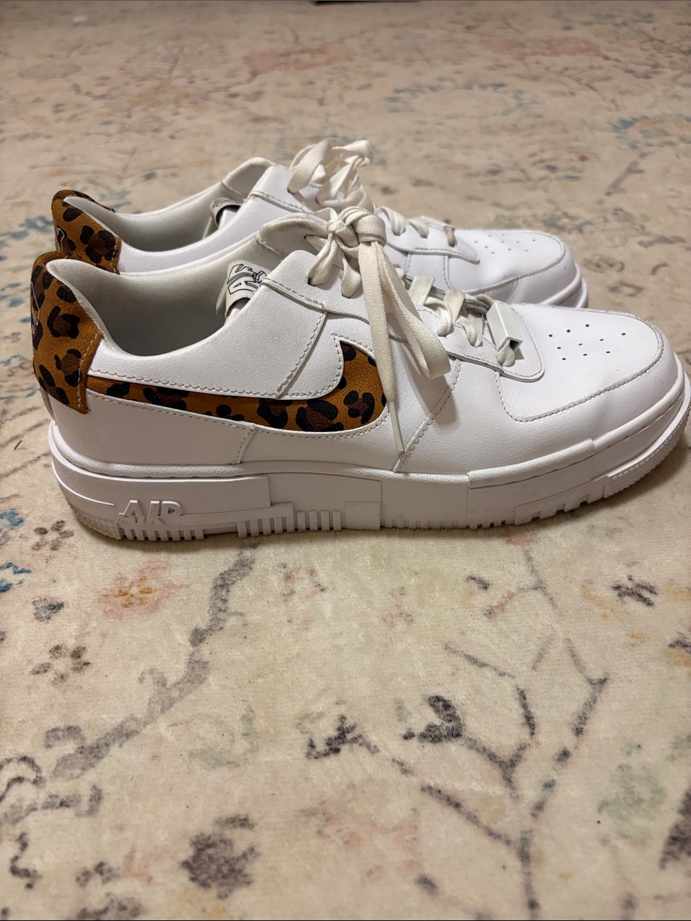 Nike Women's Air Force 1 Pixel SE 'Leopard Print' sneakers. Size 10 women’s. New